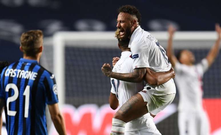 Neymar foi eleito o melhor em campo na classificação do PSG (Foto: DAVID RAMOS / AFP)