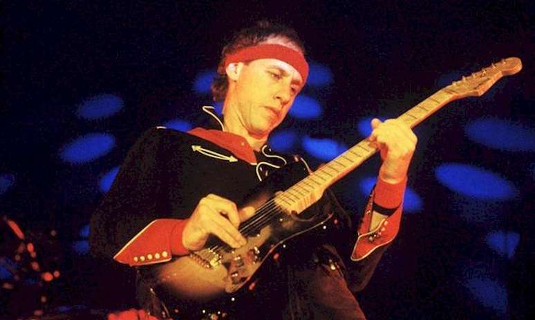 Mark Knopfler Faz 70 Anos Confira 5 Clipes Clássicos Do Dire Straits