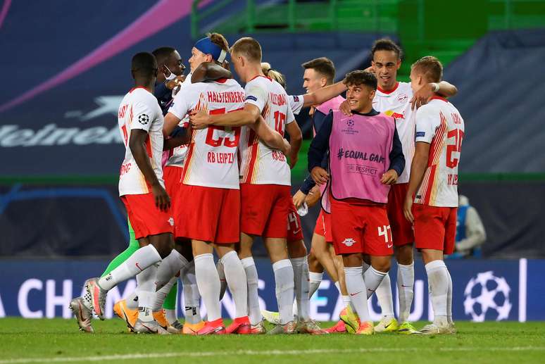 Jogadores do RB Leipzig comemoram vit&oacute;ria sobre o Atletico Madrid e classifica&ccedil;&atilde;o &agrave;s semifinais da Liga dos Campe&otilde;es
13/08/2020
Lluis Gene/Pool via REUTERS