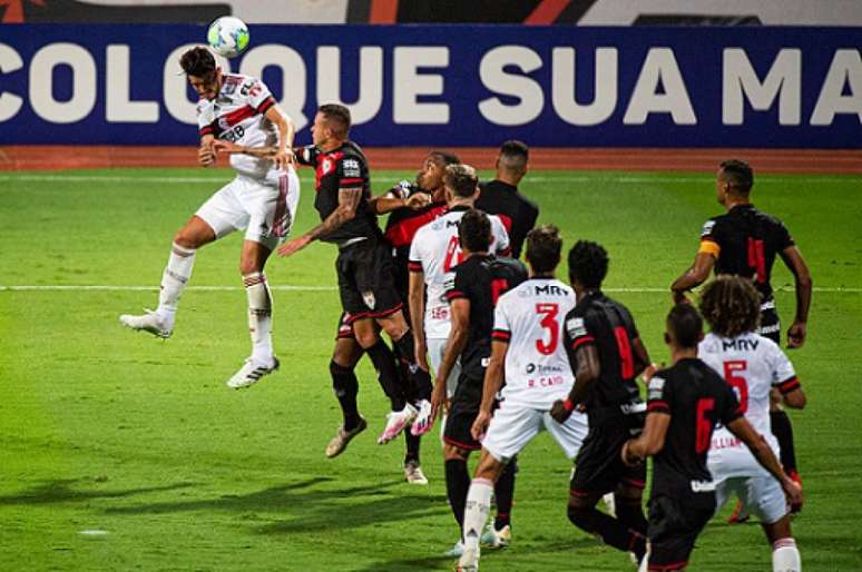 Flamengo saiu derrotado em Goiânia (Foto: Alexandre Vidal / Flamengo)