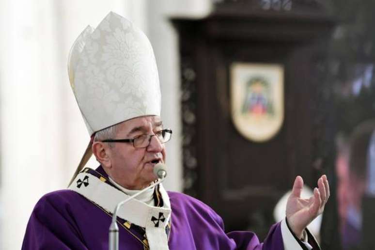 Arcebispo completou 75 anos nesta quinta-feira e foi aposentado pelo Papa