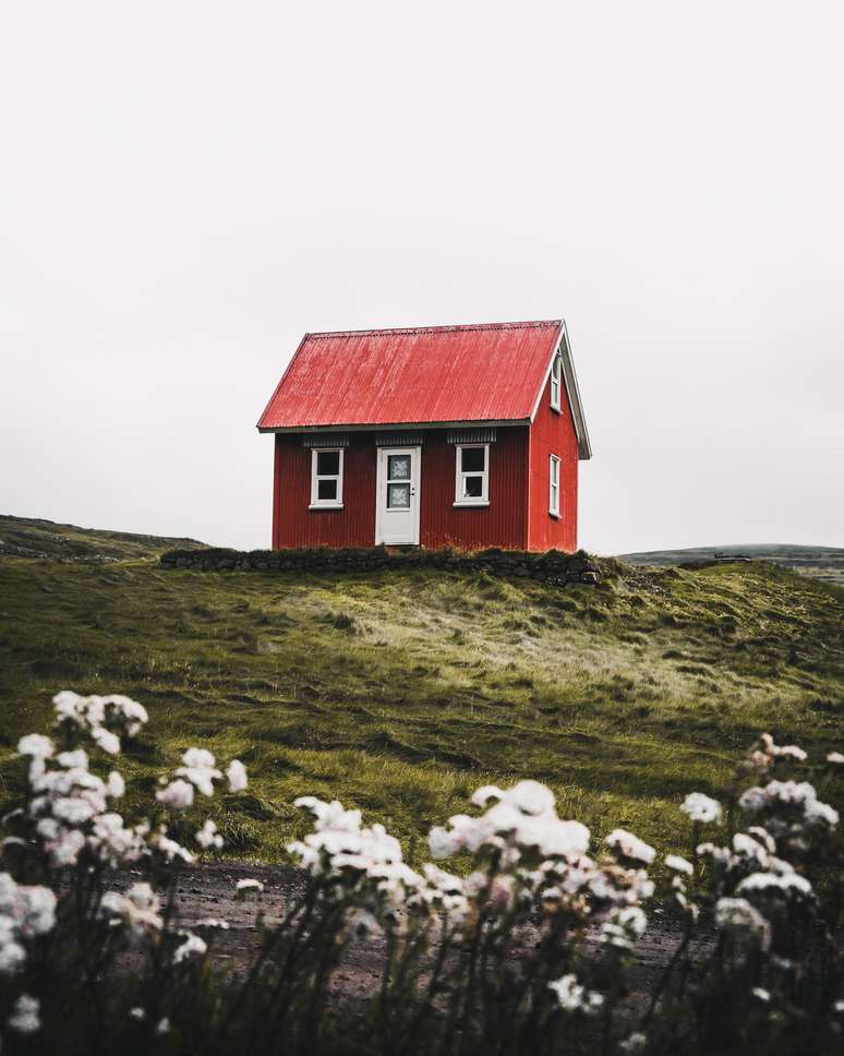 Vista de uma casinha simpática em Iceland, na Europa