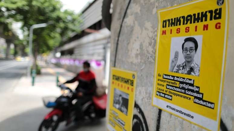 Cartazes com foto do ativista foram espalhadas nas redondezas de onde ele desapareceu