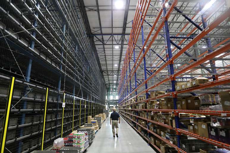 Centro logístico de empresa de comércio eletrônico. 21/8/2018. REUTERS/Mike Segar