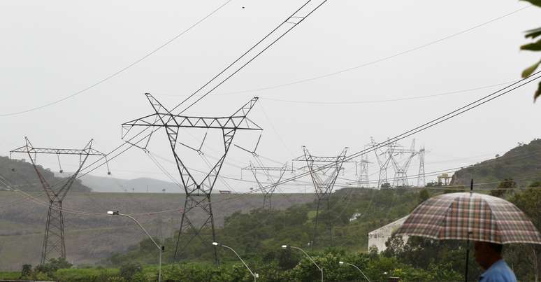 Linhas de transmissão de energia em São José da Barra (MG) 
14/01/2013
REUTERS/Paulo Whitaker