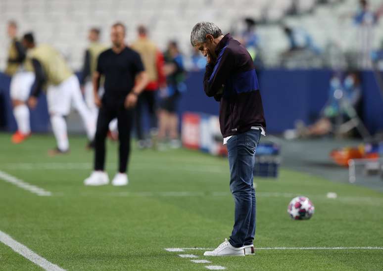 T&eacute;cnico do Barcelona, Quique Seti&eacute;n, durante derrota por 8 x 2 para o Bayern 
14/08/2020
REUTERS/Rafael Marchante/Pool