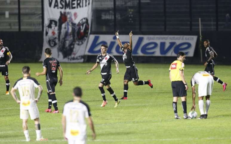Fellipe Bastos brilhou em vitória do Vasco (Foto: Rafael Ribeiro/Vasco)