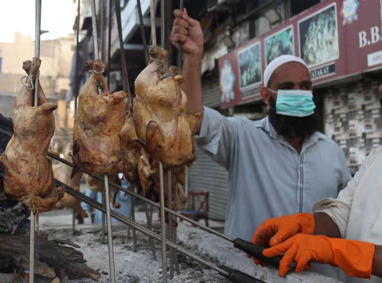 Decisão foi tomada após a China detectar o vírus na carne