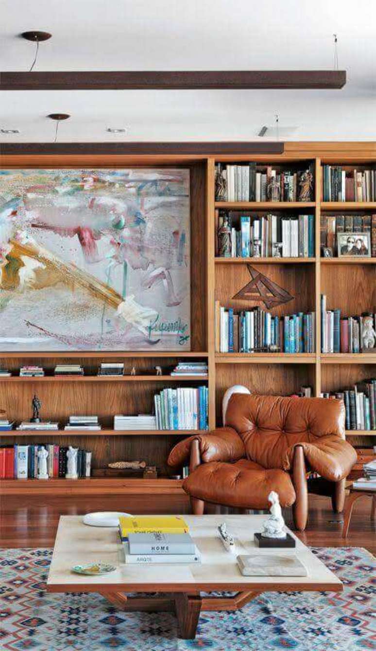 28. Decoração de sala de estar com poltrona decorativa mole – Foto: Pinterest