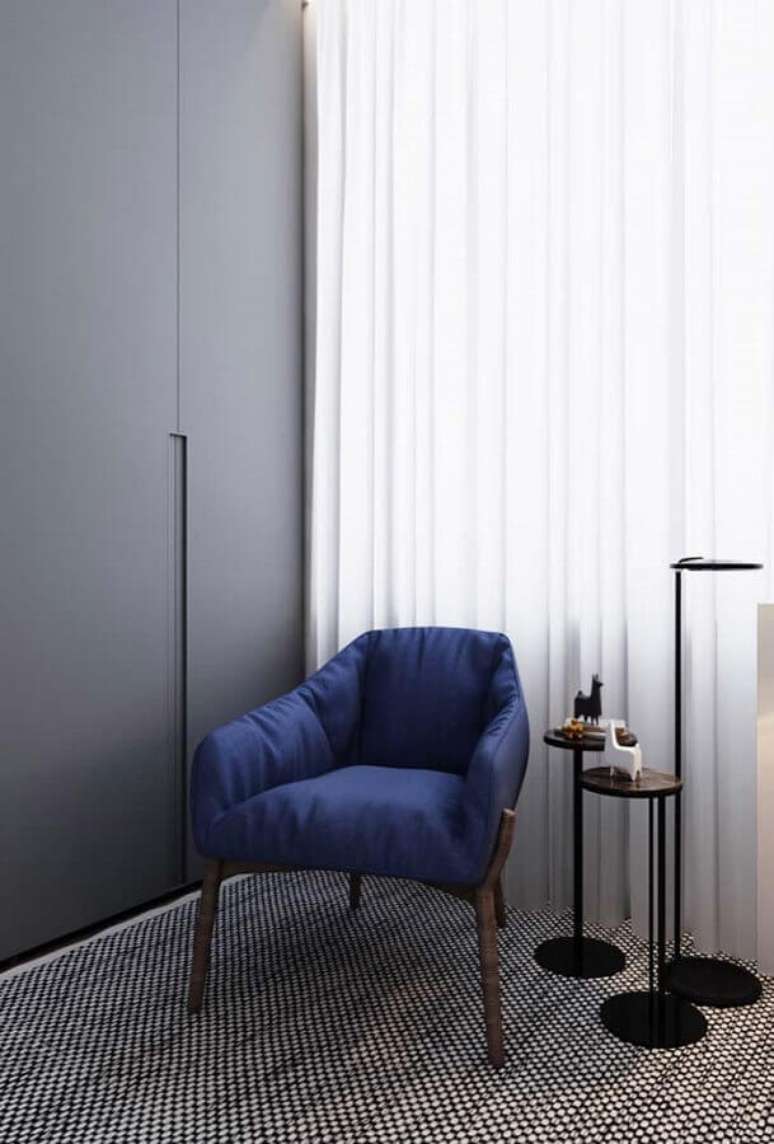 39. Modelo simples e super confortável de poltrona decorativa azul – Foto: Pinterest