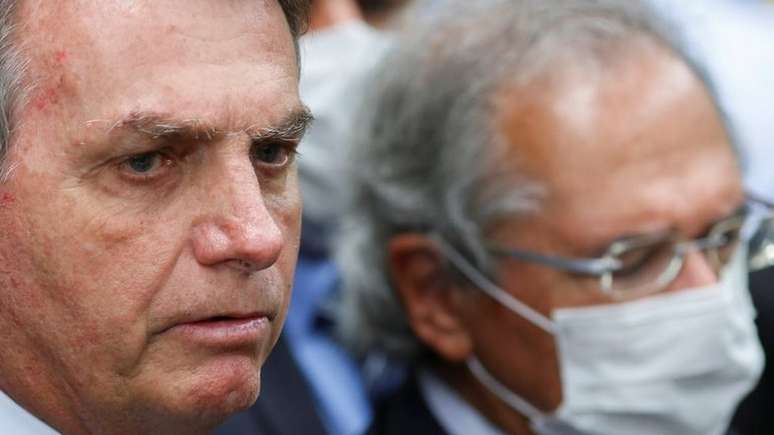 Jair Bolsonaro ao lado de Paulo Guedes