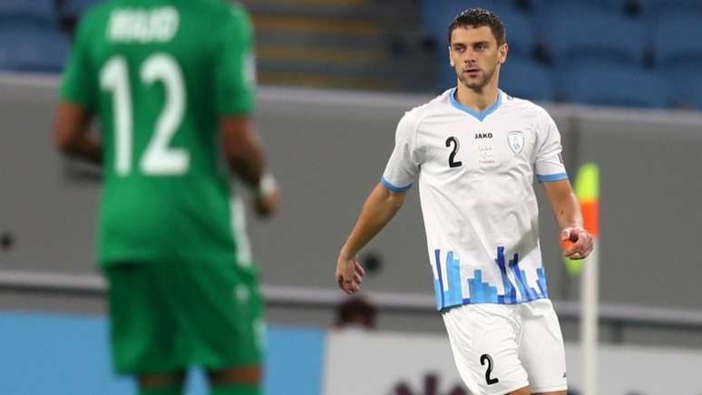 Lucas Mendes comemora a invencibilidade do Al-Wakrah neste retorno aos jogos (Foto: Divulgação/Al-Wakrah)