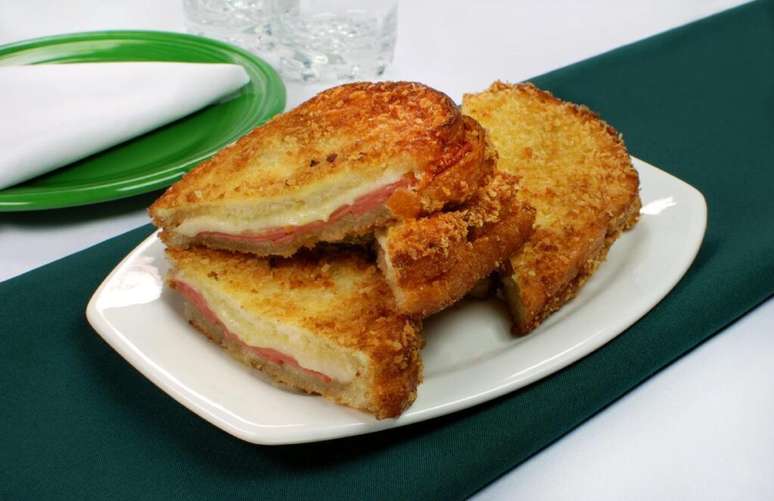 Guia da Cozinha - 5 receitas empanadas pr&aacute;ticas para experimentar no fim de semana