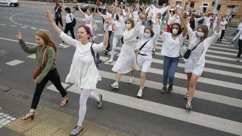 Mulheres marcharam na quarta-feira em apoio a manifestantes que foram detidos