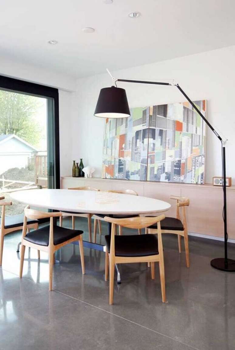 21. Abajur de chão para sala de jantar moderna – Foto: Futurist Architecture