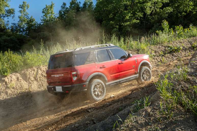 Bronco Sport tem tração 4x4 e duas opções de motor turbo: 1.5 de 182 cv e 2.0 de 248 cv.