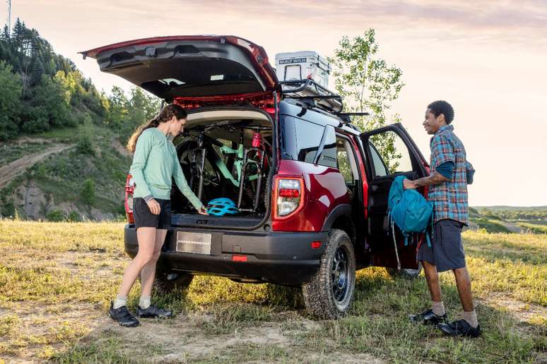 Porta-malas do Bronco Sport tem capacidade para 917 litros até o teto na versão 1.5.