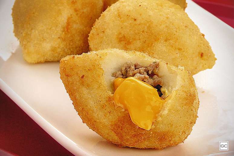 Guia da Cozinha - Receitas de coxinhas para vender durante e depois da quarentena