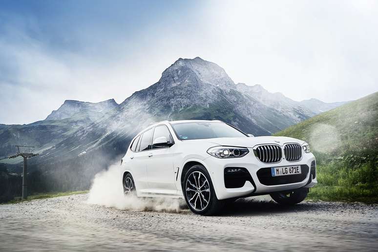 Novo BMW X3 híbrido plug-in: autonomia de 29,0 km/l na cidade e 31,7 km/l na estrada.