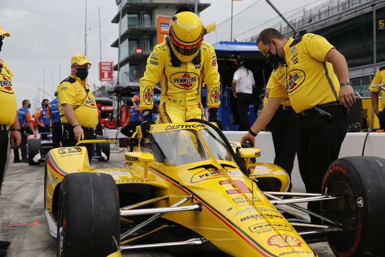 Helio Castroneves tenta a quarta vitória em Indianápolis 