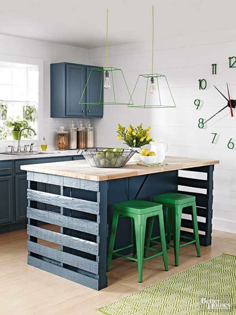 10. Mesa de pallet na cozinha moderna – Via: Pinterest