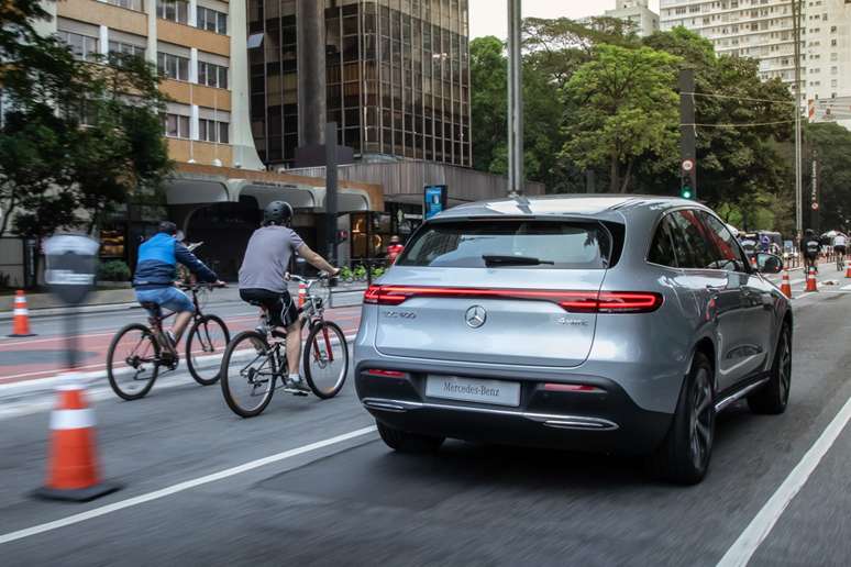 Primeiro carro totalmente el&eacute;trico da Mercedes coloca a marca alinhada com futuro mais ecol&oacute;gico.