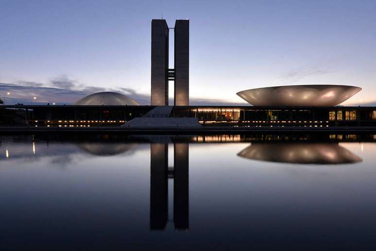 Congresso deve se posicionar nos próximos dias sobre decisão do TSE sobre divisão igualitária de recursos entre candidatos negros e brancos nas eleições. 