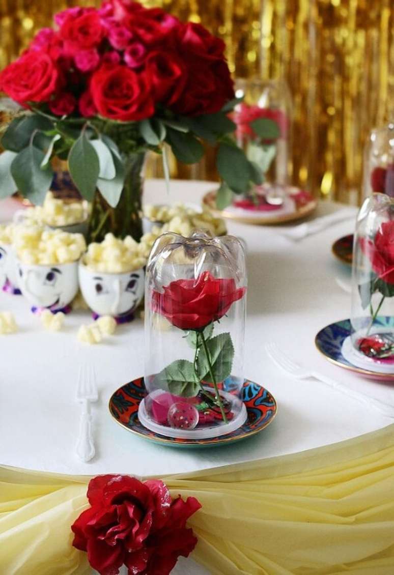 119. A mesa dos convidados podem receber uma decoração única e especial. Fonte: Pinterest