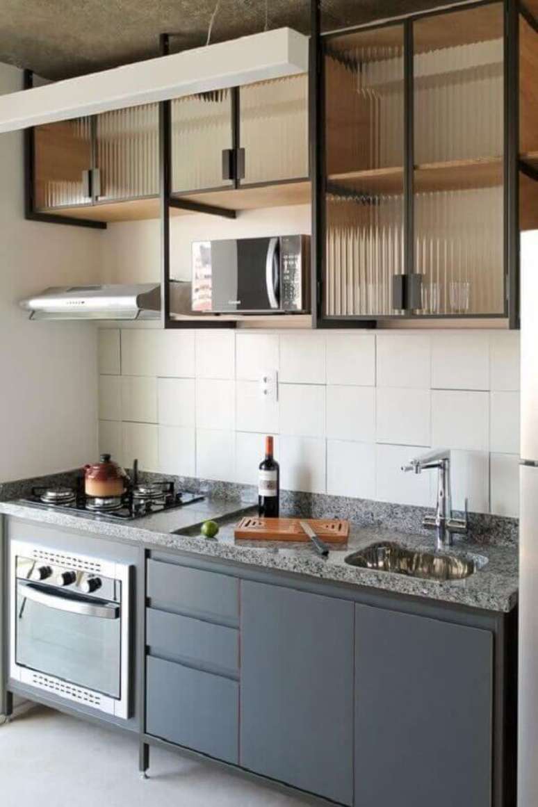 3. O granito &eacute; uma das pedras mais usadas para fazer bancada para cozinha pequena &ndash; Foto: Pinterest
