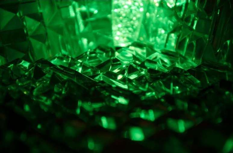 Descubra o poder dos cristais verdes - Shutterstock