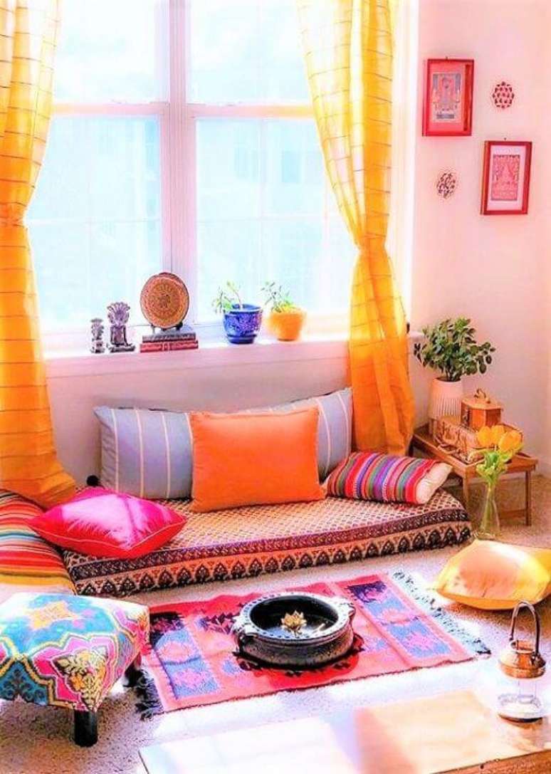 36. Decoração árabe na sala de estar – Via: Pinterest