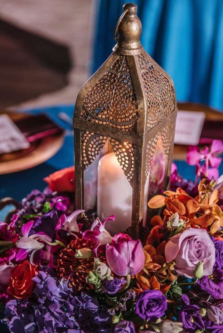 47. Enfeite para mesa de jantar com decoração árabe – Via: Marry me Tampa
