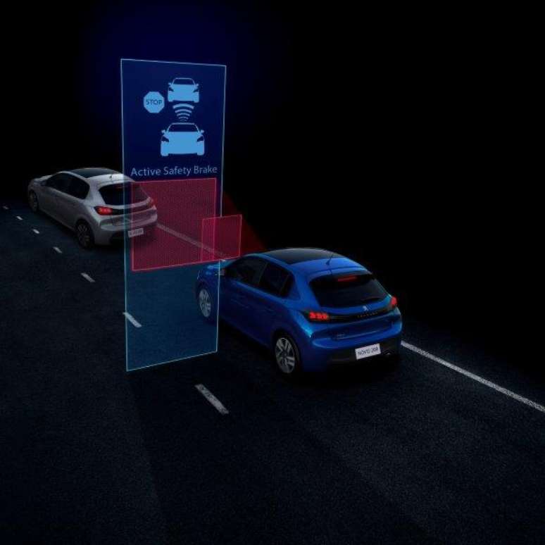 Sistema de frenagem de emerg&ecirc;ncia em caso de colis&atilde;o iminente.