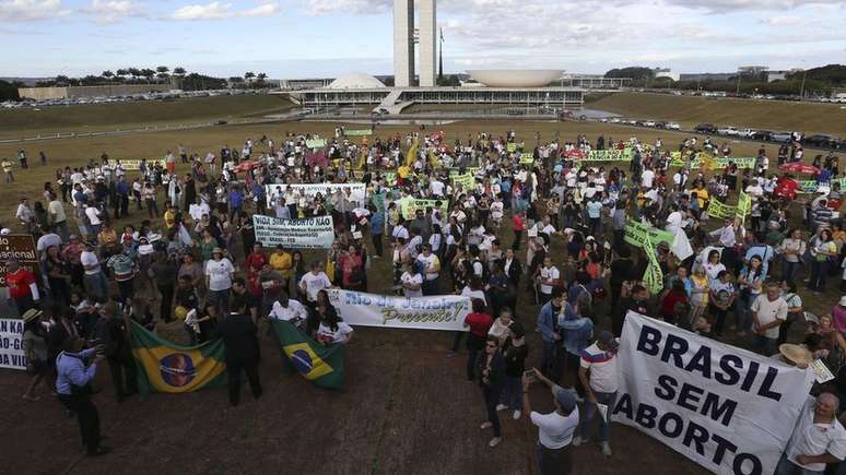 Mobilização contra o aborto ficou mais organizada e eficaz, diz antropóloga