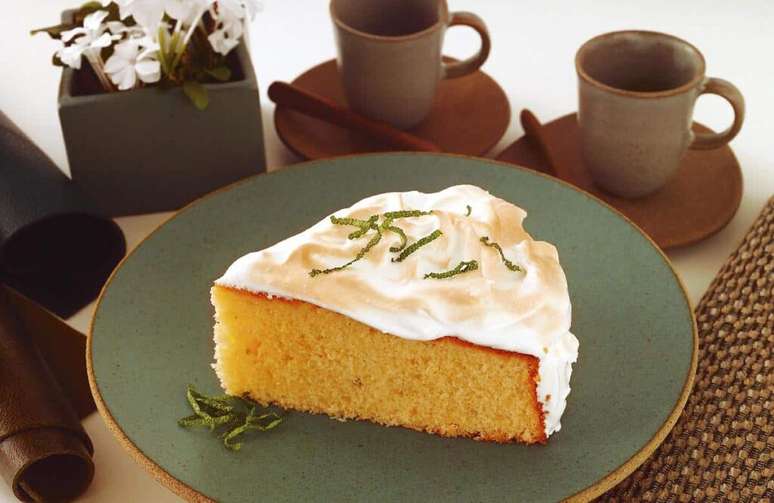 Guia da Cozinha - 7 maneiras diferentes de fazer um delicioso bolo de lim&atilde;o
