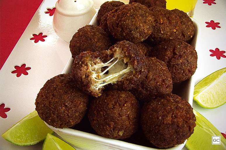 Guia da Cozinha - Aperitivo dos campe&otilde;es: 9 receitas para ver a final da Champions League