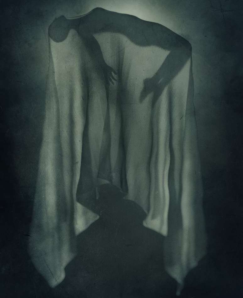 Segundo algumas religi&otilde;es, a alma &eacute; uma subst&acirc;ncia espiritual e imortal dos humanos, que deixa o corpo ap&oacute;s o morte