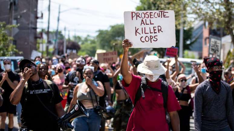Assassinato de George Floyd desencadeou a maior onda de protestos raciais nos EUA desde os anos 1960