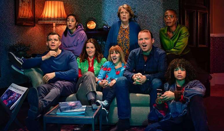 Anne Reid, Jessica Hynes, Russell Tovey, Rory Kinnear, T&#039;Nia Miller, Ruth Madeley, Jade Alleyne, e Lydia West em &#039;Years and Years&#039; (2019)