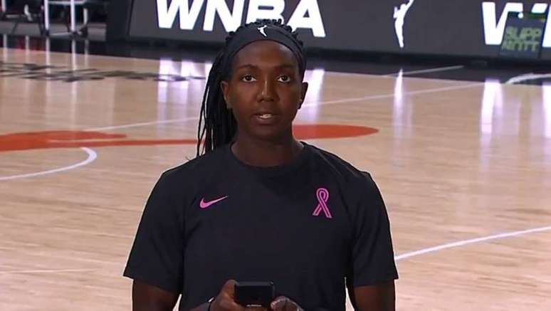 Elizabeth Williams, do Atlanta Dream, fez o discurso em nome das jogadoras