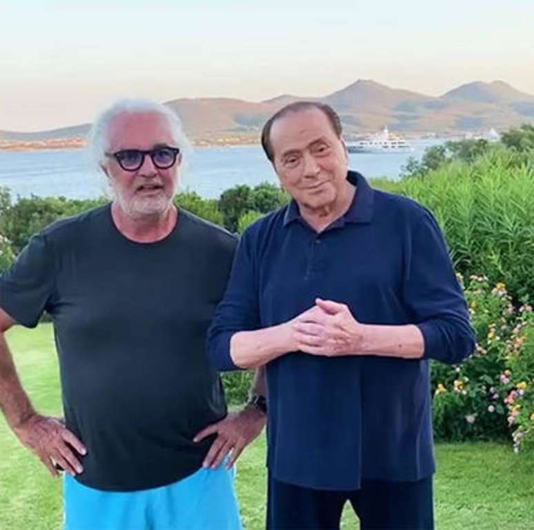 Flavio Briatore e Silvio Berlusconi na Sardenha, em agosto de 2020