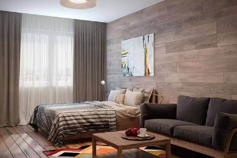 3. As cortinas para quarto com blecaute e voil são excelentes para manter o ambiente leve e aconchegante – Foto: Apartment Therapy