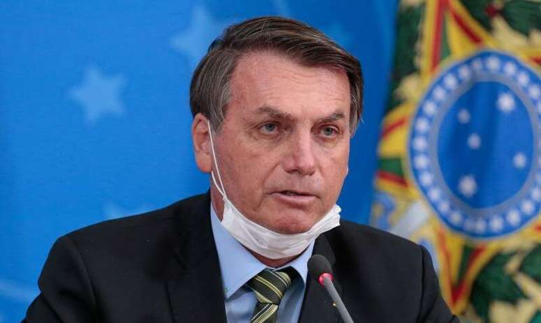 Bolsonaro volta a elogiar a atuação do governo na pandemia