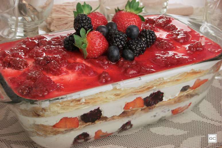 Guia da Cozinha - 7 sobremesas com frutas vermelhas para se apaixonar!