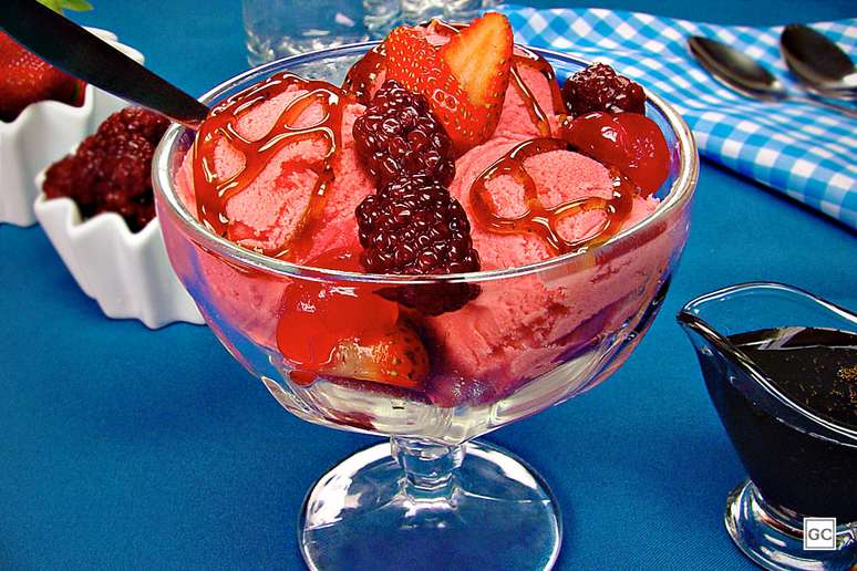Guia da Cozinha - 7 sobremesas com frutas vermelhas para se apaixonar!