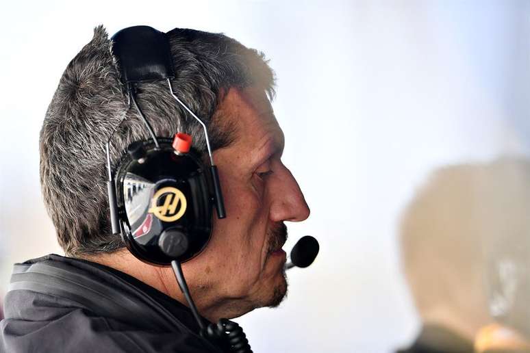 Guenther Steiner, chefe da Haas, deixou em aberto o futuro da dupla de pilotos 