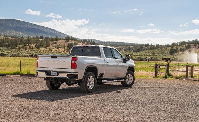 Chevrolet Silverado HD oferece caçamba de 1.781 litros ou de 2.030 litros. 