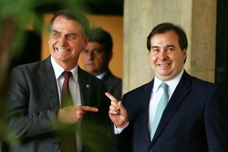 Bolsonaro nega possibilidade de colocar Maia como ministro