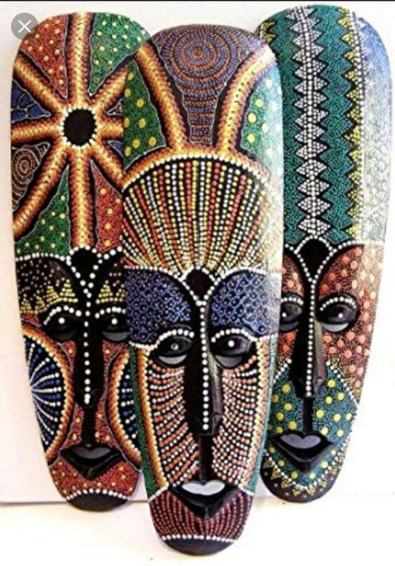 17. Máscaras com estampas africanas para decorar casa – Via: Pinterest