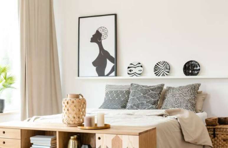 32. Almofadas com estampas africanas preto e branco &ndash; Via: Leroy Merlin